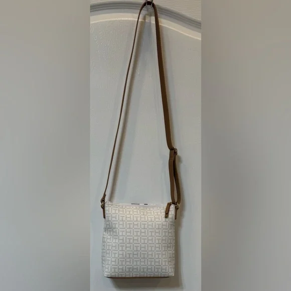 Tommy Hilfiger Woman Crossbody / Shoulder Bag with adjustableleather straps